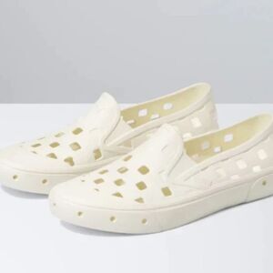 NWT Vans Women's Cream Slip-On Sneakers